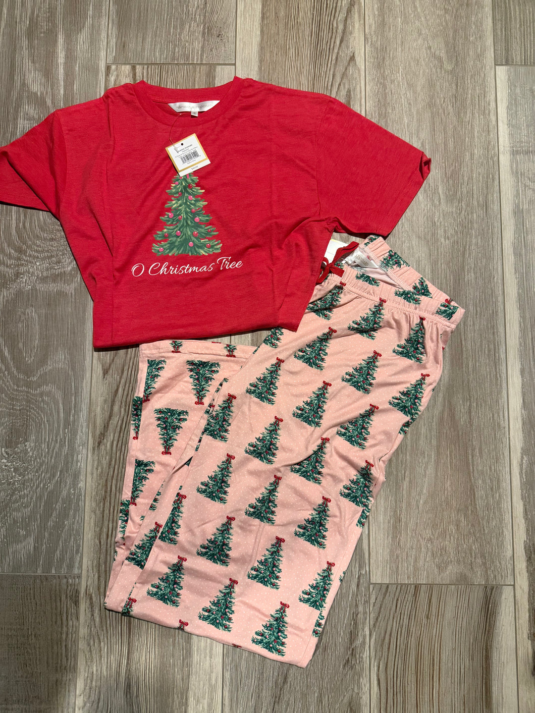 Noelle tree light Pajama set